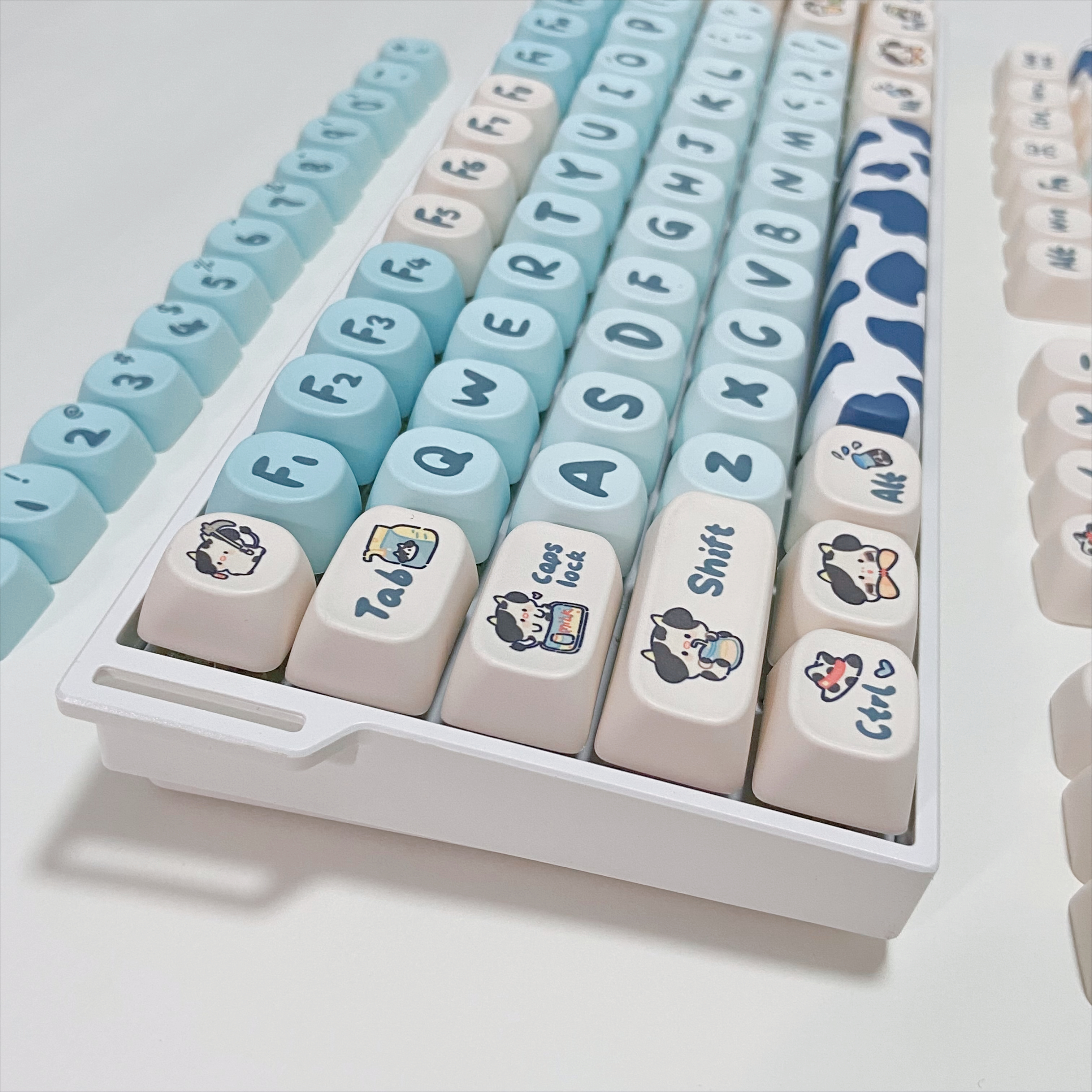 Blue Cow Keycaps for Mechanica - Gaming Keyboard Blue recensione e prezzo